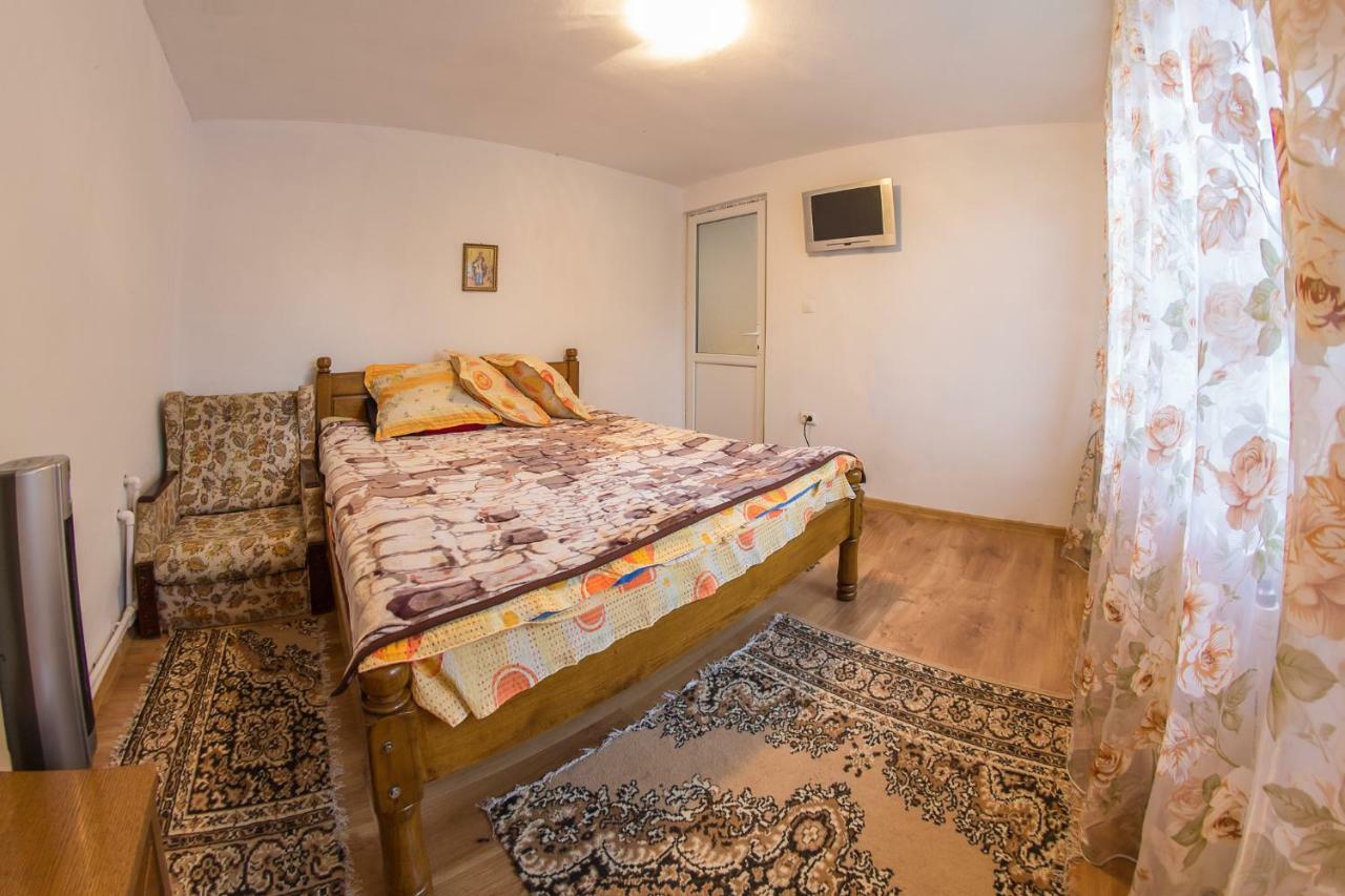 Casa De Vacanta Jeny Novaci-Străini 외부 사진