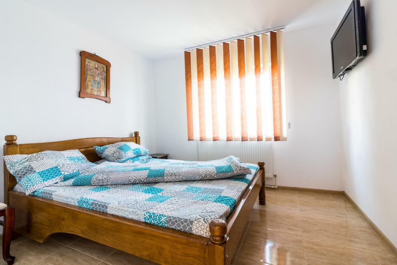 Casa De Vacanta Jeny Novaci-Străini 외부 사진